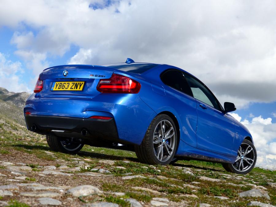  BMW M235i Coupe 2014 года  (UK) (фото 2 из 9)